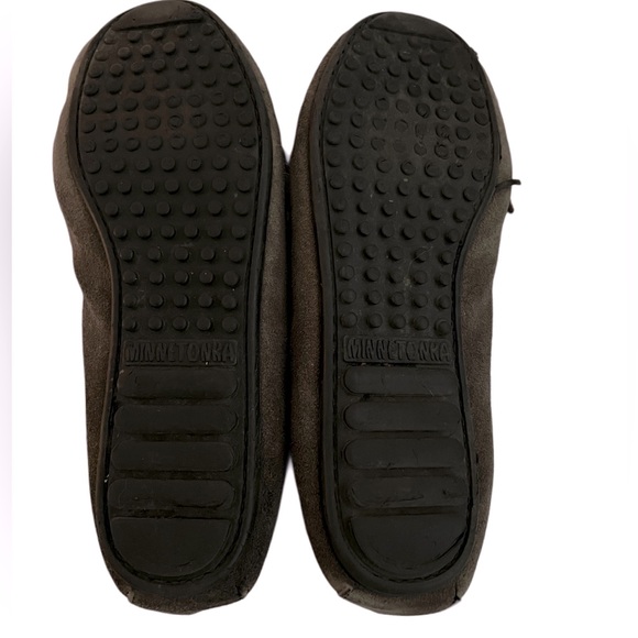 Minnetonka Kilty hardsole moccasin gray - Picture 6 of 7